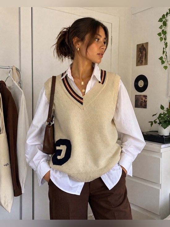 unknown Other - Varsity Style Sweater Vest Cream Knit Preppy Academia Vibes